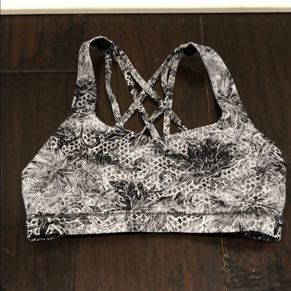 Lululemon sports bra
